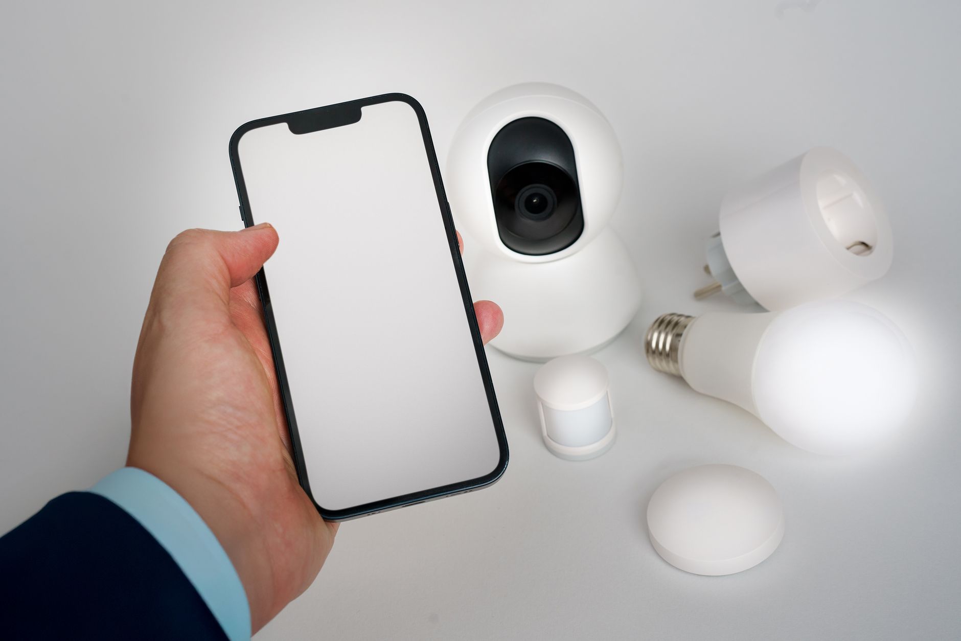 Sterowanie systemem smart home za pomocą telefonu w mieszkaniu